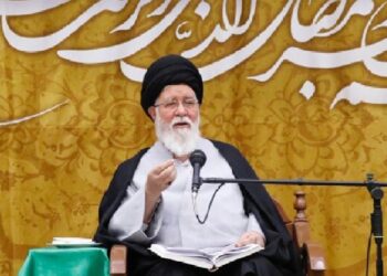 علم الهدی ست سالار! / شعار حامیان امام جمعه مشهد در حضور او!
