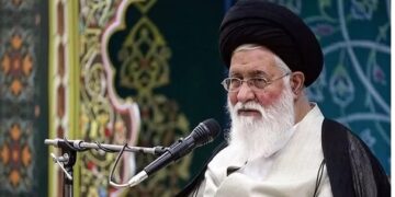 علم‌الهدی: کسانی که برخی از افراد را به دلیل برخورد با بی‌حجابی، ضد زن معرفی می‌کنند، دشمن خدایند