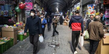 آستانه تحمل مردم سالهاست به پایین‌ترین حد ممکن رسیده است / پیامد گرانی‌ های اخیر