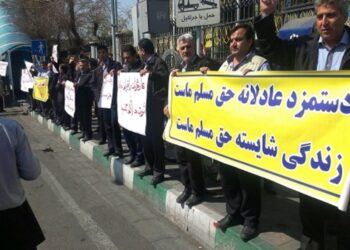 از لایحه اصلاحیه بودجه تا معطل نگاه داشتن افزایش حقوق بازنشستگان / بازی دولت با روح و روان کارگران و بازنشستگان