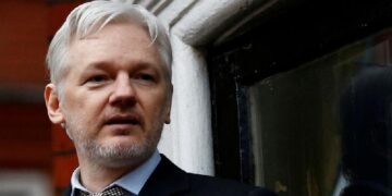 بریتانیا با استرداد جولیان آسانژ به آمریکا موافقت کرد