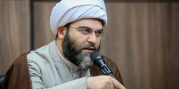 رئیس سازمان تبلیغات: وقاحت خانم بدحجاب در اتوبوس برای غیرتمندان مسئولیت آور است / آفرین به خانم باحجاب که منفعل نشد