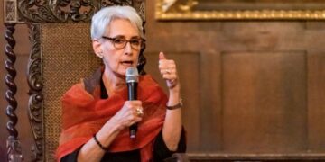 وندی شرمن: ایران نمی‌تواند برای بازگشت به توافق هسته‌ای به تصمیم برسد / جهان به نفت ایران احتیاج دارد؛ تهران فقط باید بگوید «بله»!