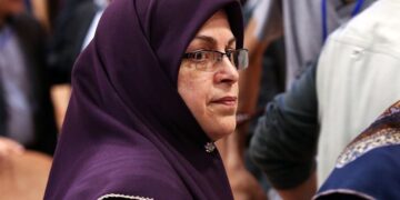 آذر منصوری “دبیر کل حزب اتحاد ملت”: از امید و سفره های خالی مردم صیانت کنید