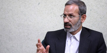 سعدالله زارعی: سردار همدانی در جریان برخورد با اعتراضات سال ۸۸ به توصیه رهبری عمل کرد/ رهبر انقلاب نگران آسیب رسیدن به بسیجی ها در اعتراضات بود