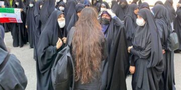 پارادوکس حجاب / جرئیات طرح جنجالی مجلس برای شناسایی و مجازات «کشف حجاب» و «برهنگی»!