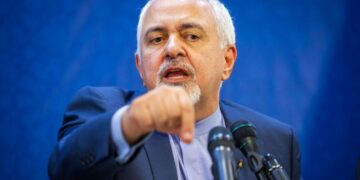 محمدجواد ظریف، وزیر سابق امور خارجه: مخالفت با برجام اول به‌دلیل منافع شخصی و غنیمت بود؛ دوم منافع قبیله‌ای که فعلا جزئیاتش را نمی‌گویم