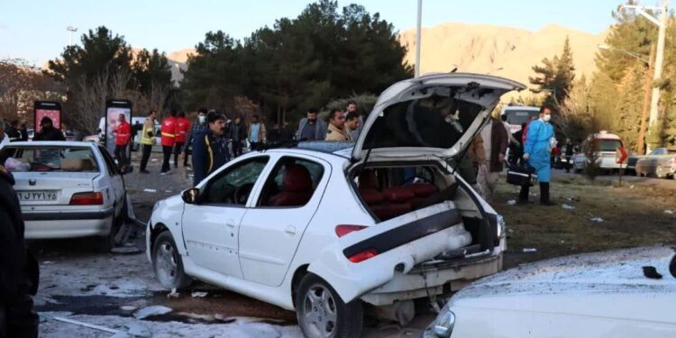 وال استریت ژورنال: آمریکا درباره حمله داعش به کرمان مخفیانه به ایران اطلاع داده بود!