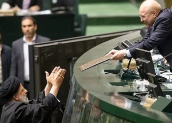 مجلس و دولت بودجه غذا و داروی مردم را از ۱۸.۵ میلیارد دلار به ۱۰ میلیارد دلار کاهش دادند