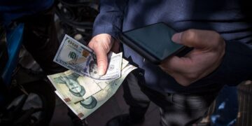 نشانه‌های مشکوک از اداره کشور به سمت اهداف براندازانه | با شیب تند به سوی انحطاط می‌رویم