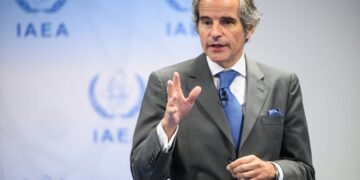 گروسی: ایران سرعت تولید اورانیوم ۶۰ درصدی را کاهش داده است