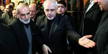 جدال ظریف و شریعتمداری؛ موشک مهم است یا مردم؟