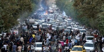 یک بیانیه و ده‌ها سوال بی جواب / اغتشاش یا اعتراض؟!