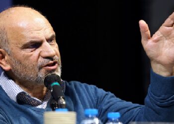 دانشگاه را به گورستان تبدیل کرده، نفسی از آن بیرون نمی‌آید؛ خانه اموات شده است