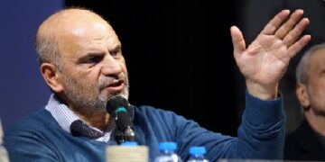 دانشگاه را به گورستان تبدیل کرده، نفسی از آن بیرون نمی‌آید؛ خانه اموات شده است