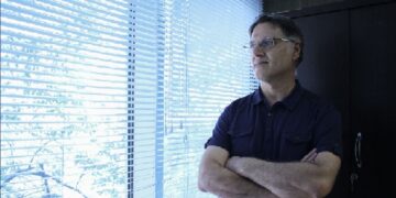 محمدرضا تاجیک: طیفی که به مجلس دوازدهم راه یافتند ذهن لجوج و بسته اما دهان‌هایی گشاد و باز دارند