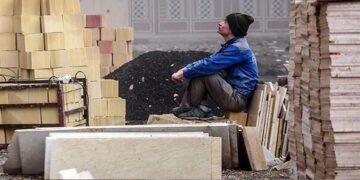 مزد ۱۴۰۳ حتی ۶۰ درصد هزینه‌های سبد معیشت خانوار را پوشش نداد