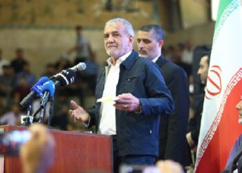 سریع القلم: درخت علت و معلولی در ذهن پزشکیان روشن نیست / از دعوا بپرهیزیم راه‌حل نیست