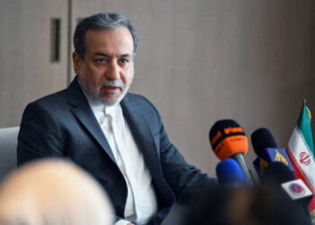 عراقچی: نشانه‌هایی از حمله اسرائیل دریافت کرده بودیم؛ حق پاسخ محفوظ است