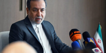 عراقچی: نشانه‌هایی از حمله اسرائیل دریافت کرده بودیم؛ حق پاسخ محفوظ است