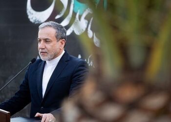 عراقچی: کانال‌های تماس بین ایران و آمریکا همچنان وجود دارد، باید مدیریت کنیم تا هزینه‌های تنش‌ با آمریکا کاهش یابد