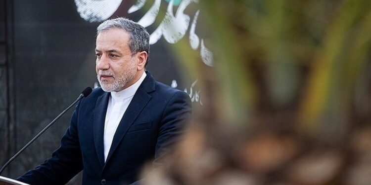 عراقچی: کانال‌های تماس بین ایران و آمریکا همچنان وجود دارد، باید مدیریت کنیم تا هزینه‌های تنش‌ با آمریکا کاهش یابد